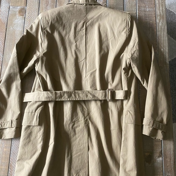 Vintage Banana Republic trench coat - Picture 3 of 9
